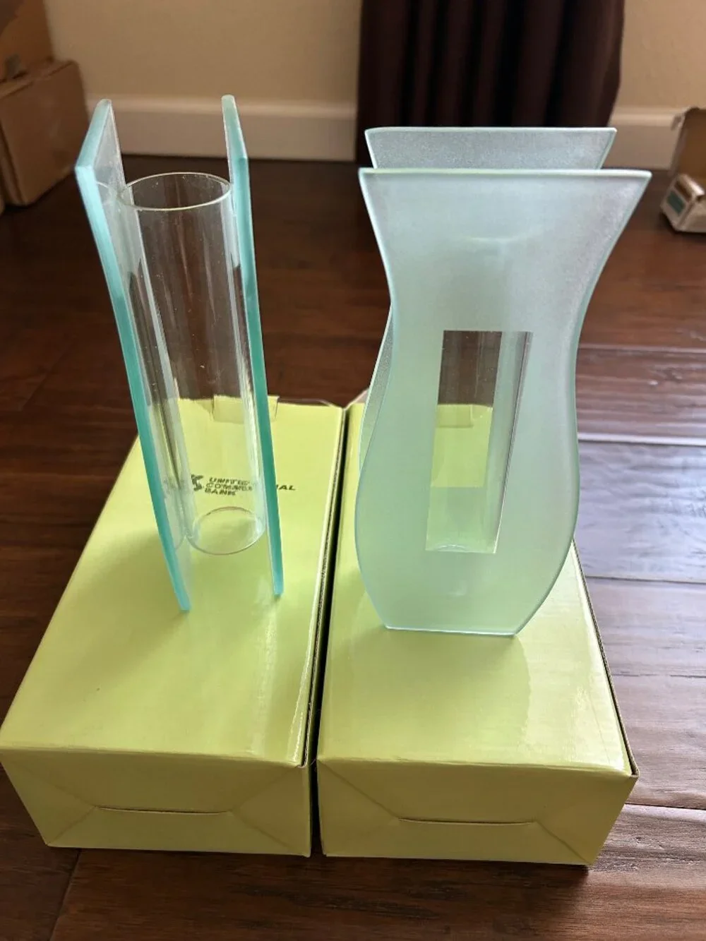 Pair of modern flower vases glass frosted display holders (2) NEW